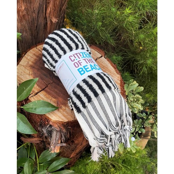 Black Double Sided Turkish Pom Pom Hand Towel - Picture 2 of 3